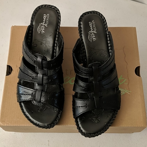 strictly comfort sandals - Picture 1 of 6